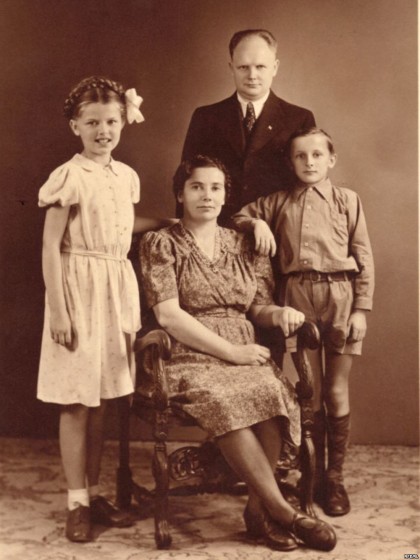 З усёй сям'ёю - у Даніі, 1946 г.